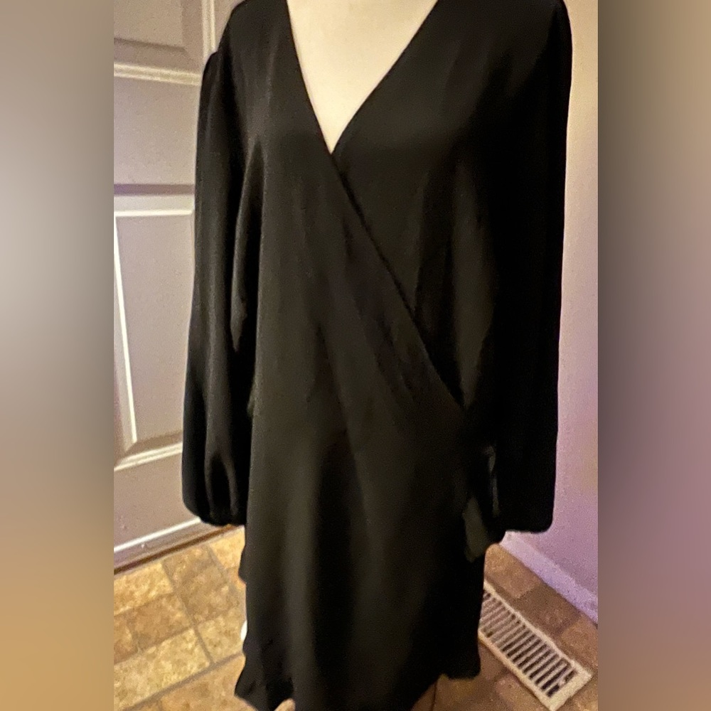 ASOS DESIGN Black wrap dress (plus) US 24 - Picture 2 of 4